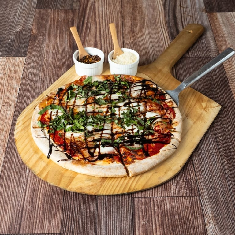 Fresh Salads: Mediterranean, Vegetarian, and More